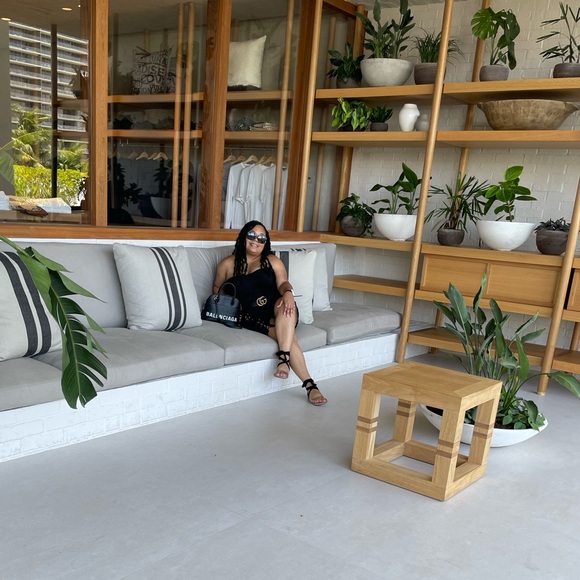 Meet your Posher, Rena - Picture 2 of 9